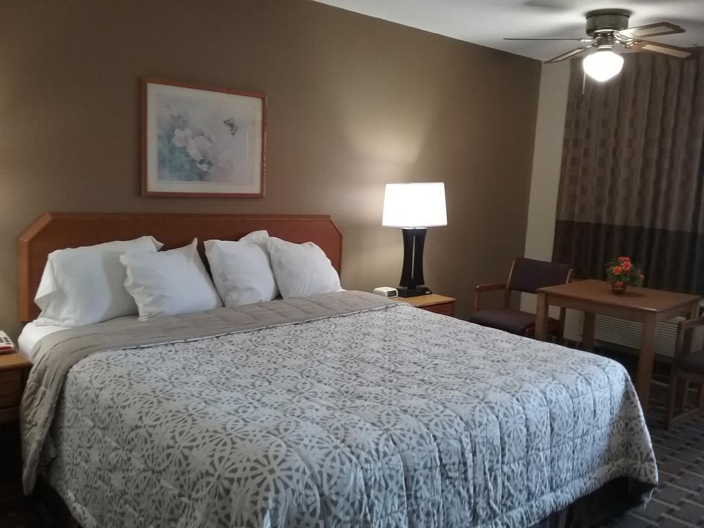 Americas Best Value Inn Blue Ridge Bagian luar foto