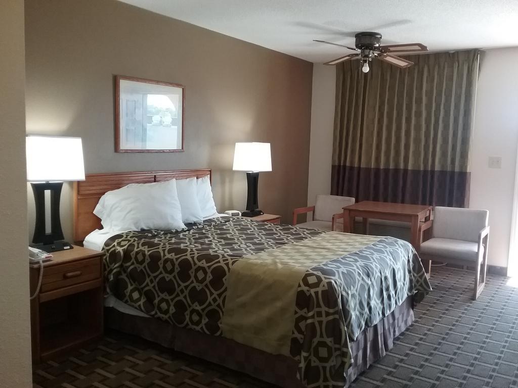 Americas Best Value Inn Blue Ridge Bagian luar foto