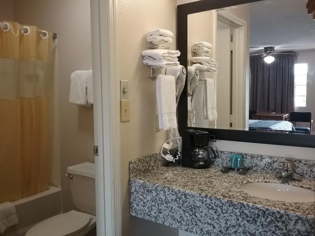 Americas Best Value Inn Blue Ridge Bagian luar foto