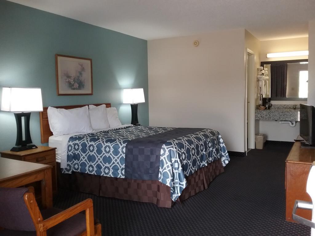 Americas Best Value Inn Blue Ridge Bagian luar foto